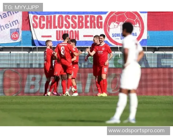 吉拉西短时间内连入两球助多特逆转胜利精彩表现令人瞩目